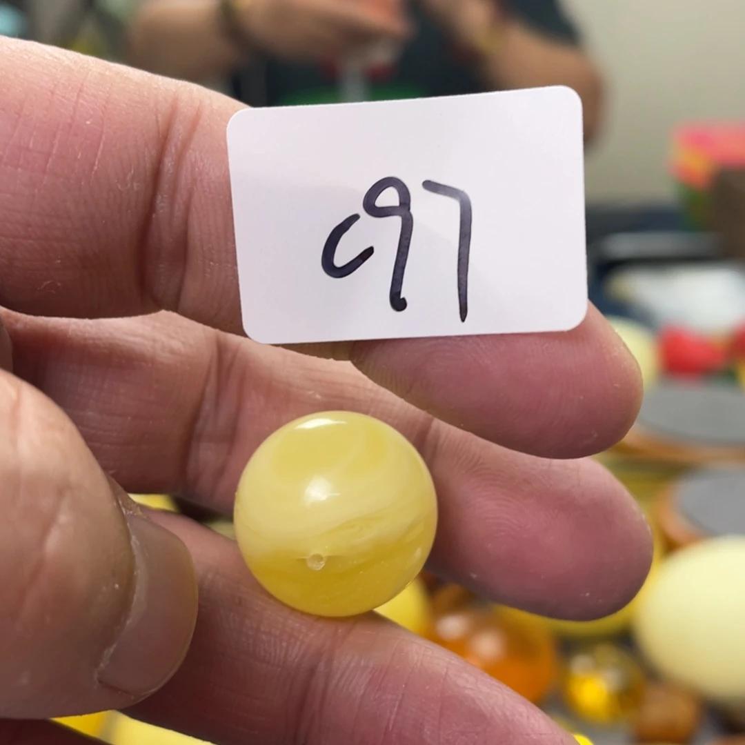 手链琥珀未镶嵌多样性发，发其中一件