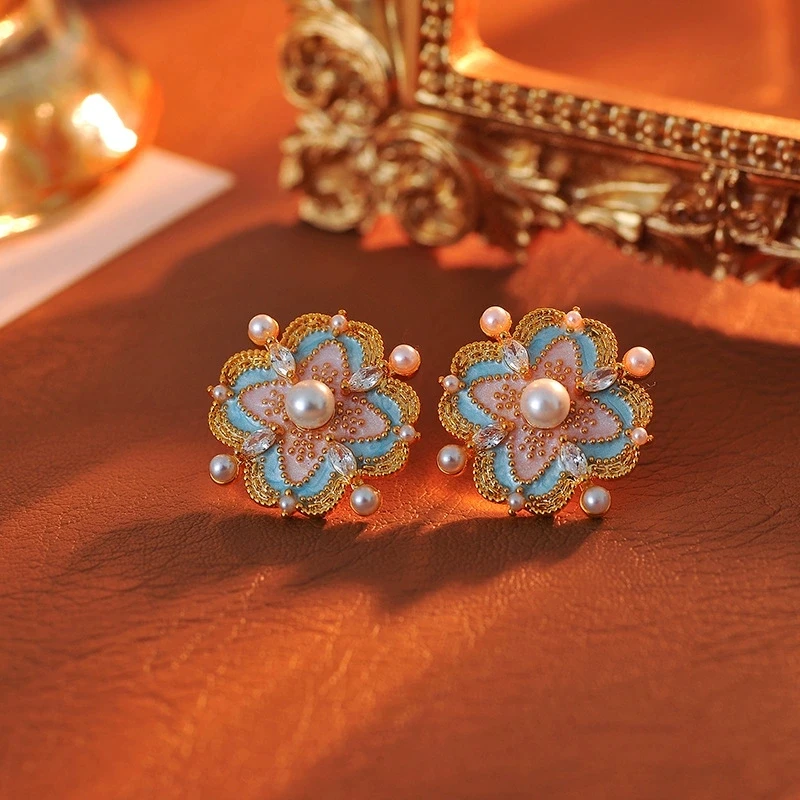 铜合金仿珍珠耳饰 蓝色滴油花朵耳钉轻奢小众气质中古珍珠耳饰女