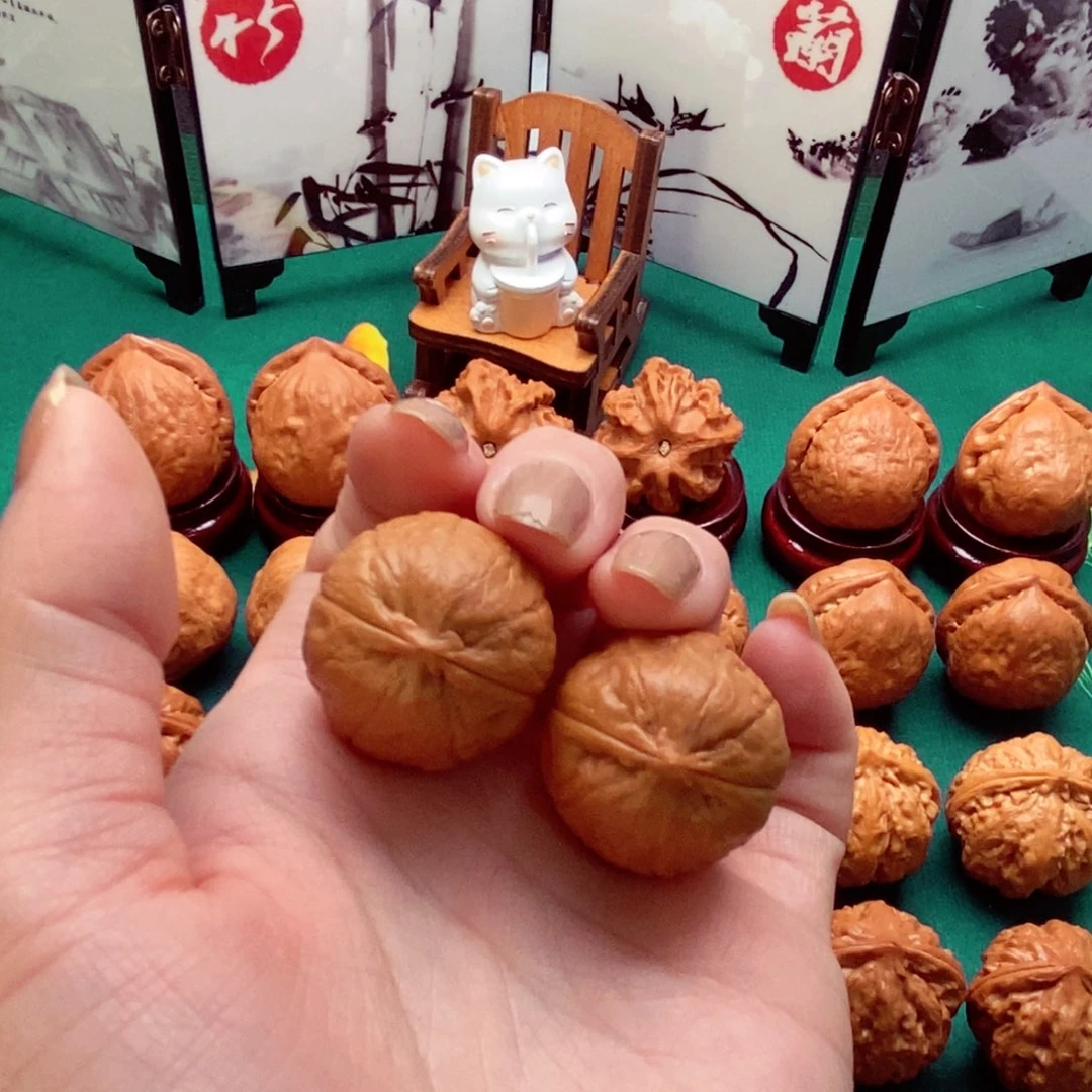 文玩核桃吊坠一****花青龙珠