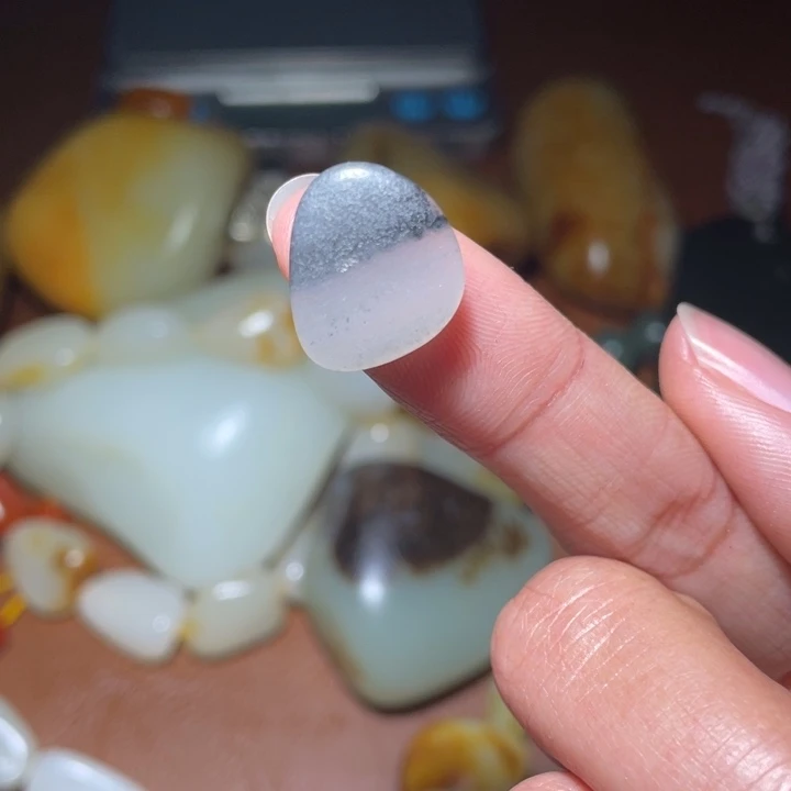 和田玉未镶嵌车挂