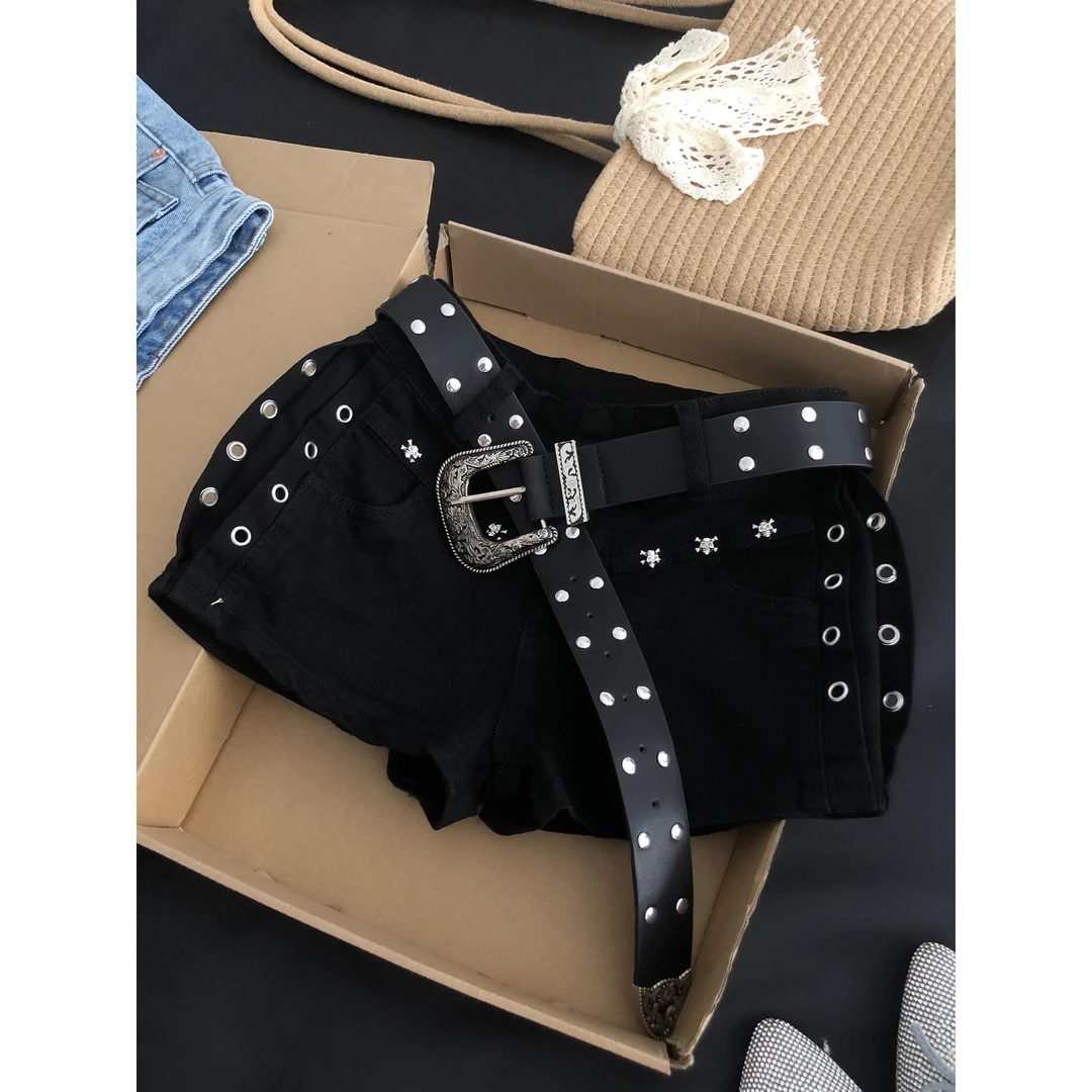 大码黑色辣妹修身牛仔短裤女夏季新款美式铆钉设计感休闲百搭热裤
