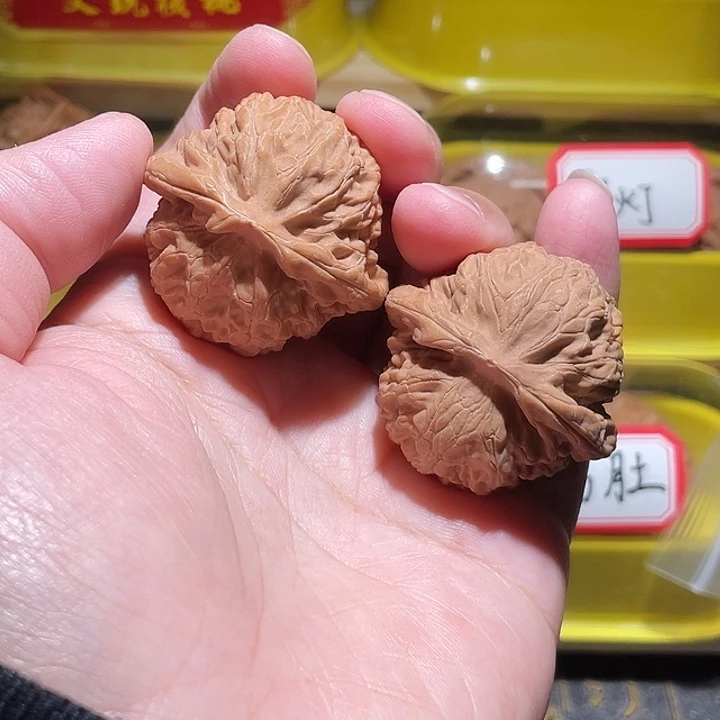 文玩核桃把件！3.8宫灯