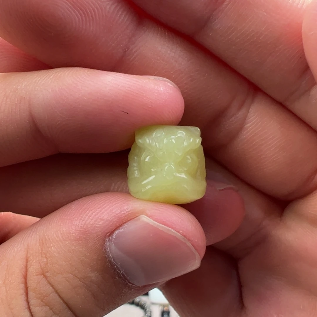 手串未镶嵌和田玉卡13.4mm醒狮黄口