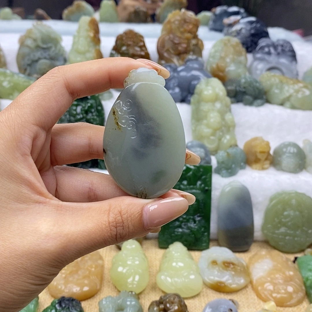 和田玉未镶嵌颈饰