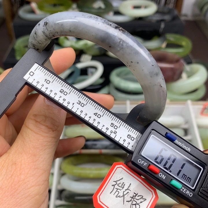 蛇纹石玉未镶嵌手镯904