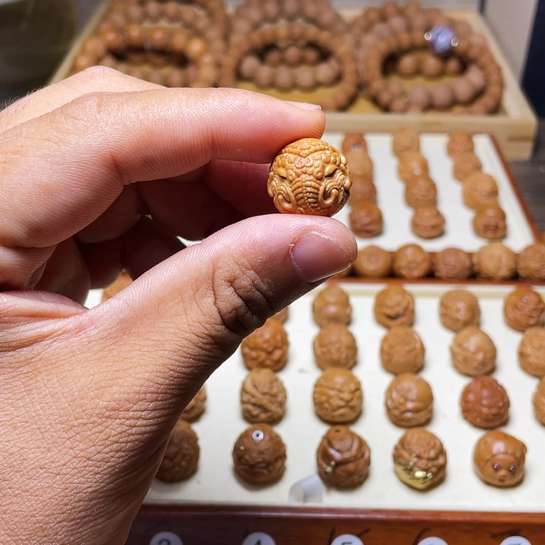 L***e猴头核桃吊坠16左右猴头核桃雕刻