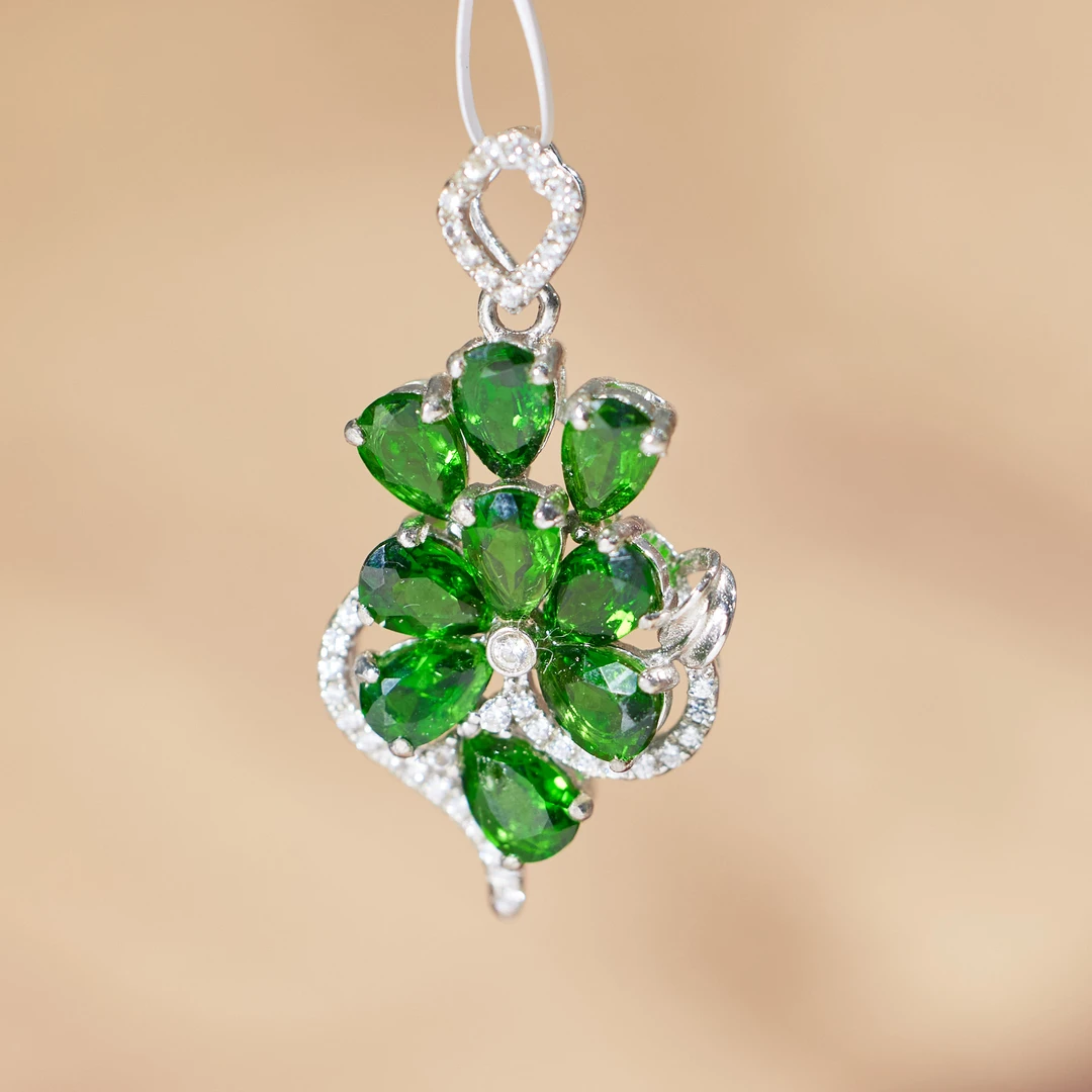 【歪歪】透辉石吊坠*S925镶嵌W1498