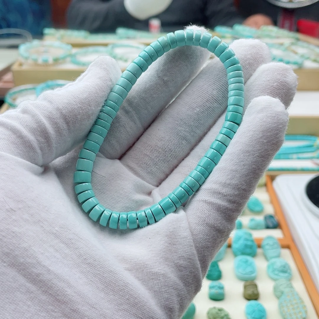 日***道绿松石未镶嵌珠宝奇石