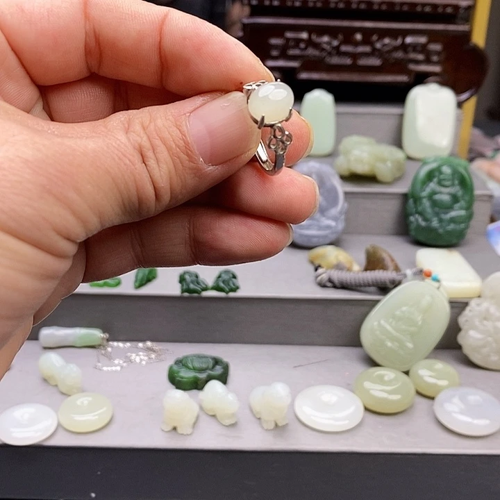 颈饰未镶嵌和田玉