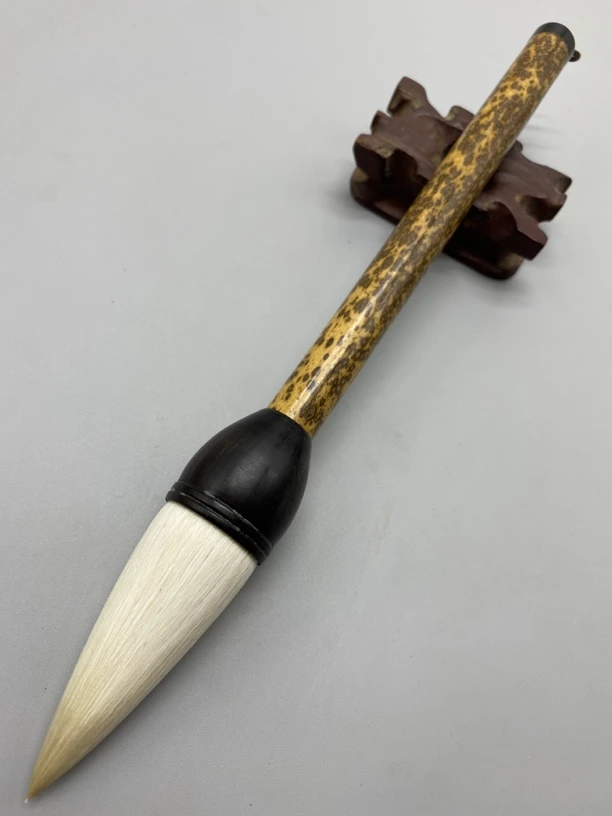 善琏湖笔纯羊毫斗笔，出锋7.0厘米口径2.6厘米。适合榜书，大字。