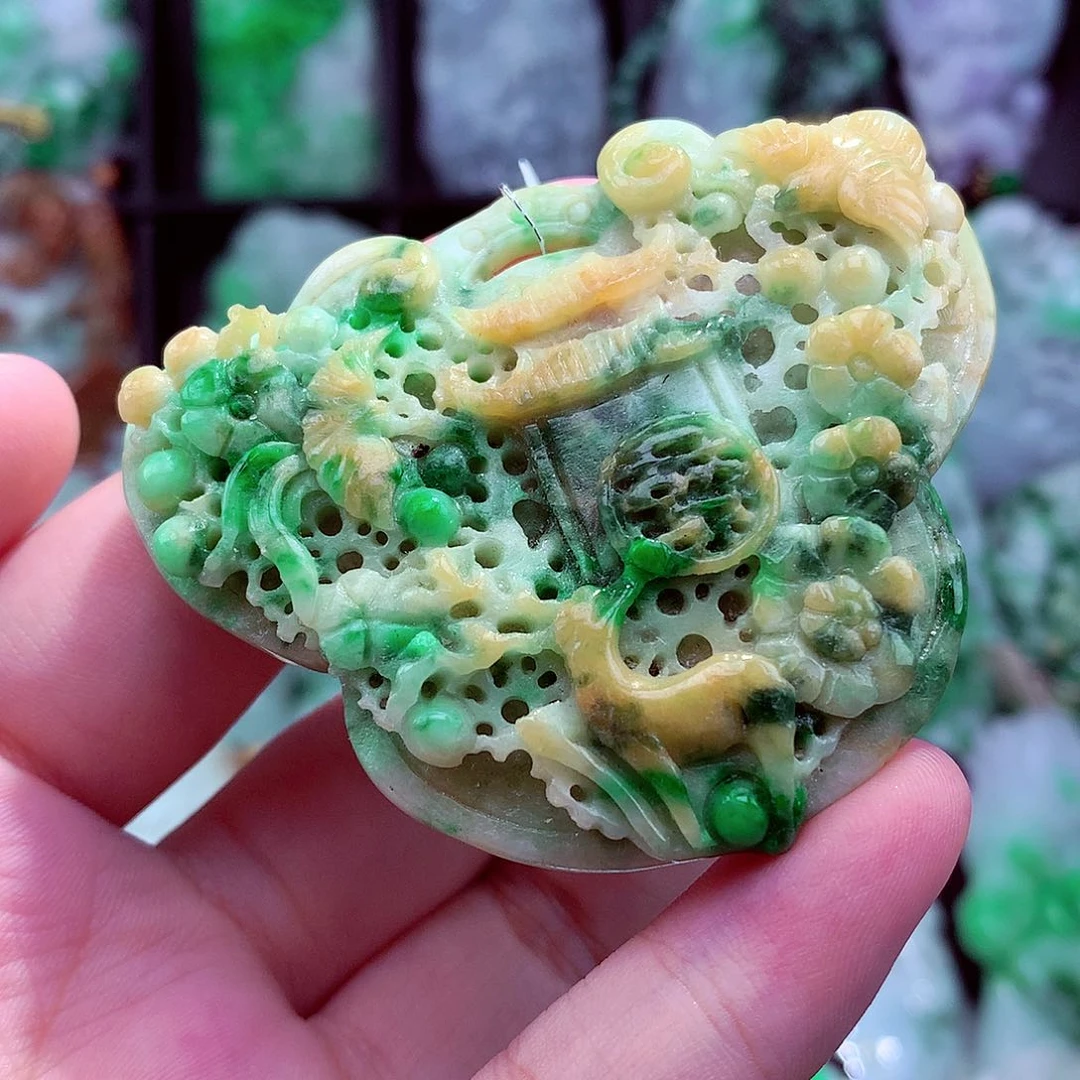 翡翠未镶嵌颈饰挂件