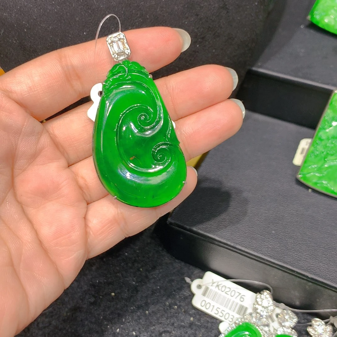 颈饰银S925镶嵌翡翠彩**月88533