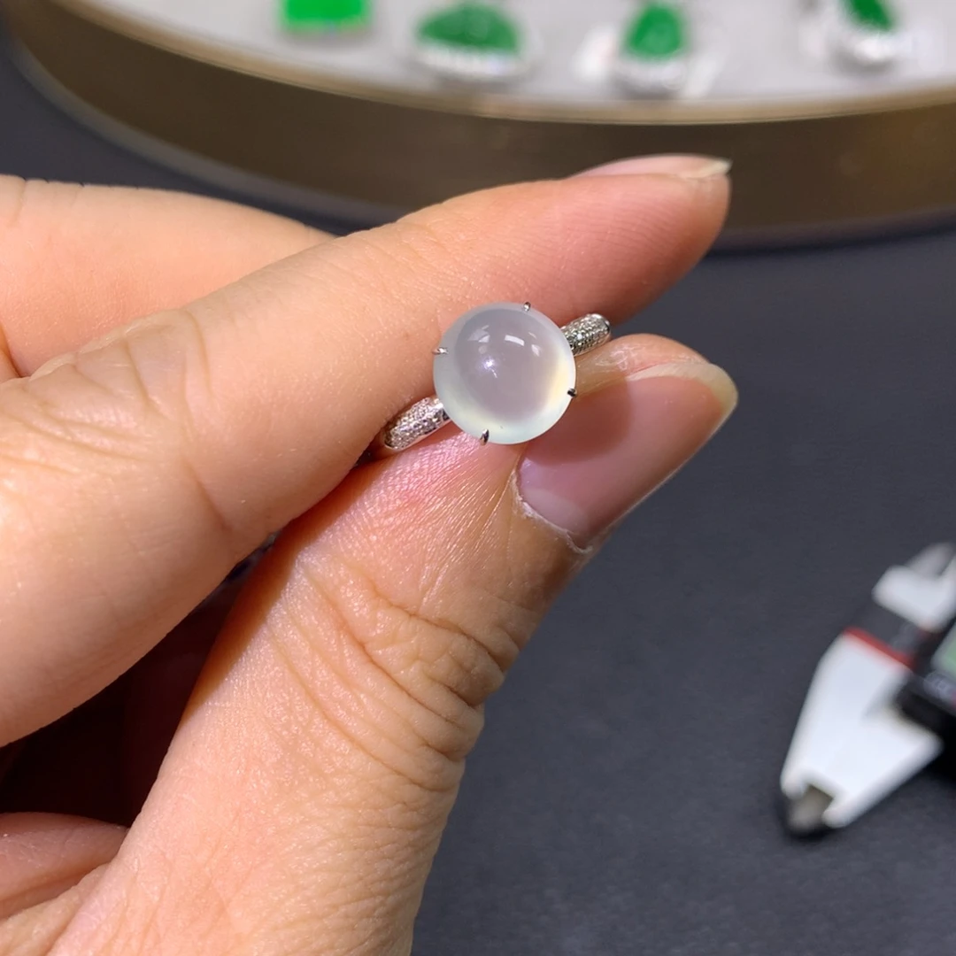 翡翠戒指18K金镶嵌翡翠