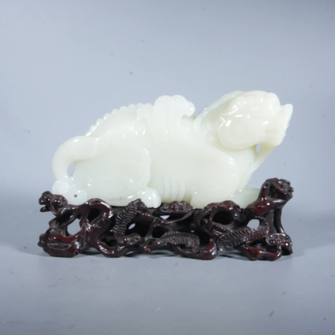 Tgz22 清代和田玉瑞兽摆件