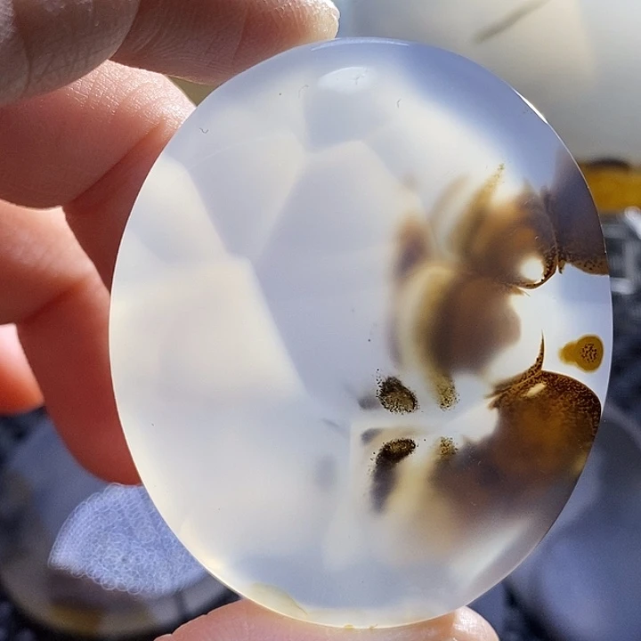 未镶嵌颈饰玛瑙/玉髓雲*