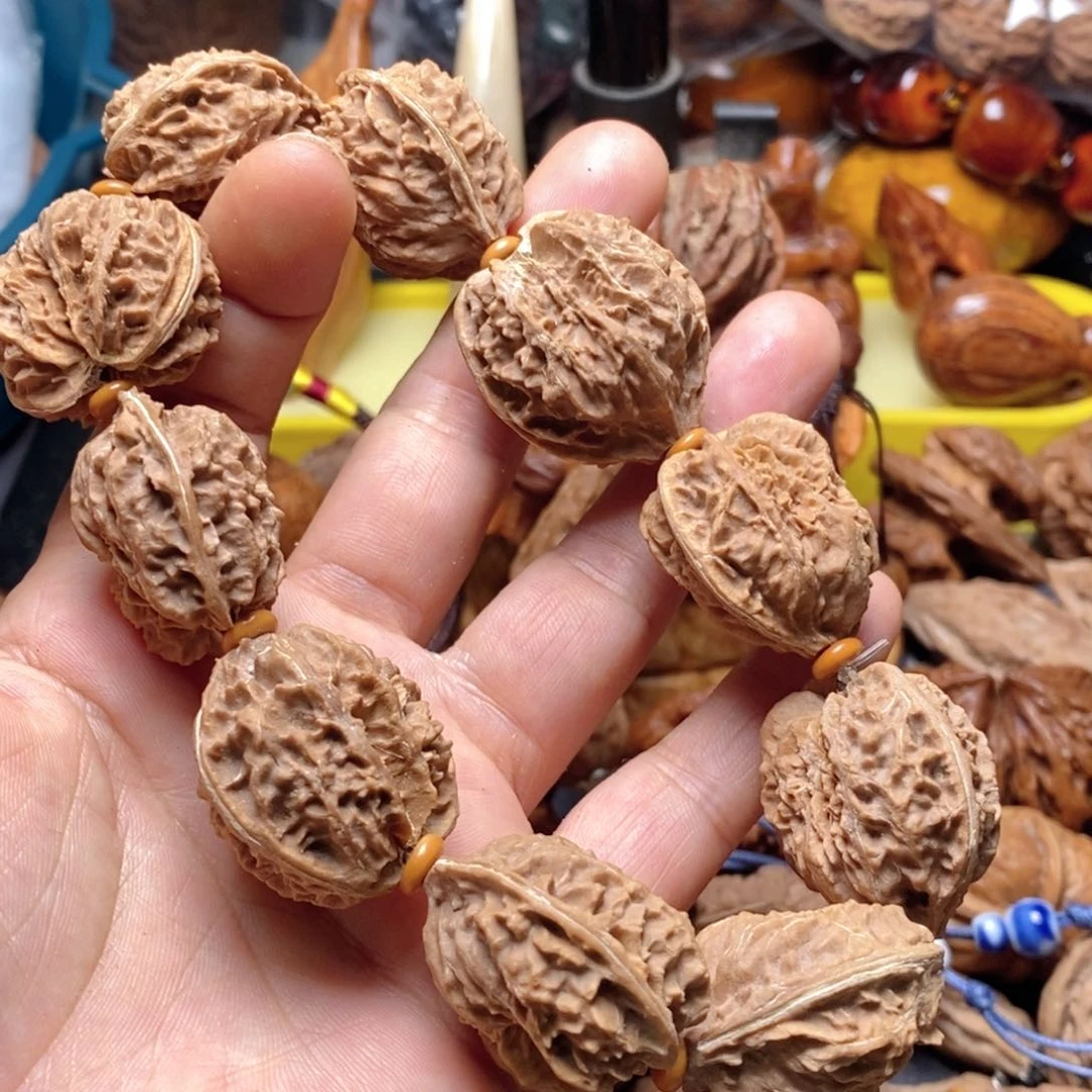 用***6文玩核桃吊坠瑕疵84
