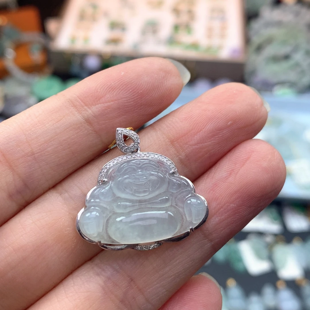 颈饰18K金镶嵌翡翠