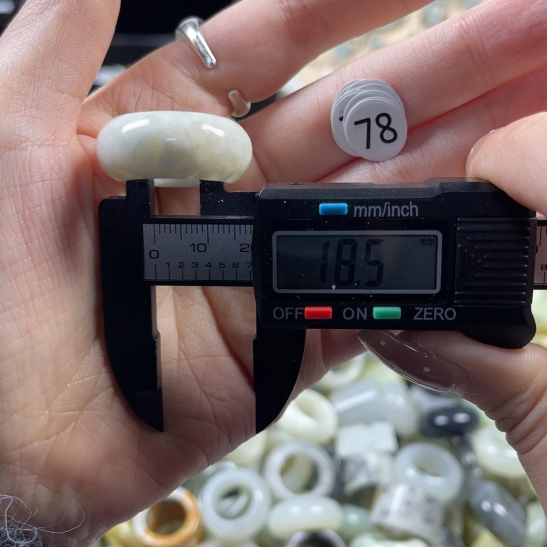 蛇纹石玉未镶嵌戒指