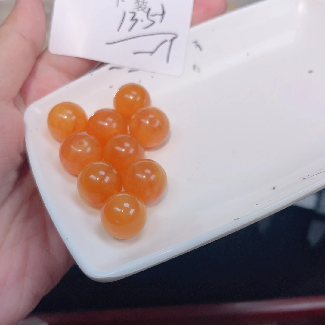 未镶嵌珠宝半成品水晶192 。