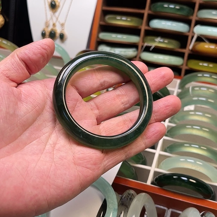 岫玉未镶嵌手镯岫玉