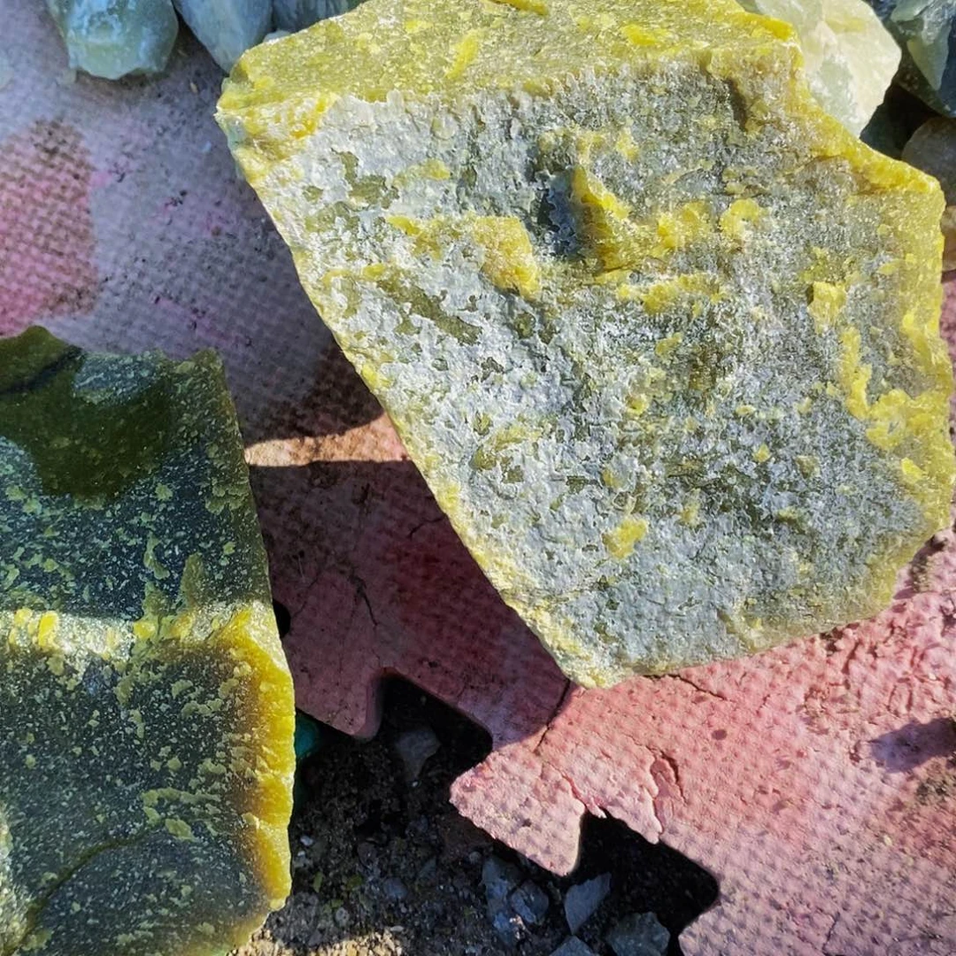 未镶嵌岫玉珠宝奇石
