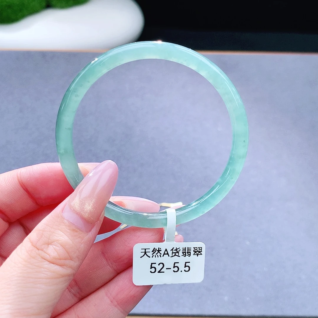 未镶嵌手镯（圆镯）翡翠