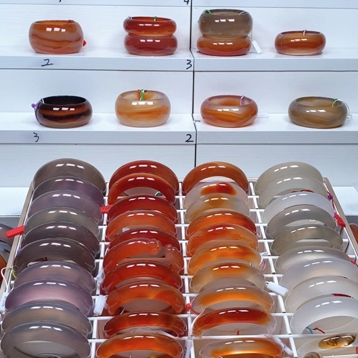 玛瑙/玉髓手镯未镶嵌