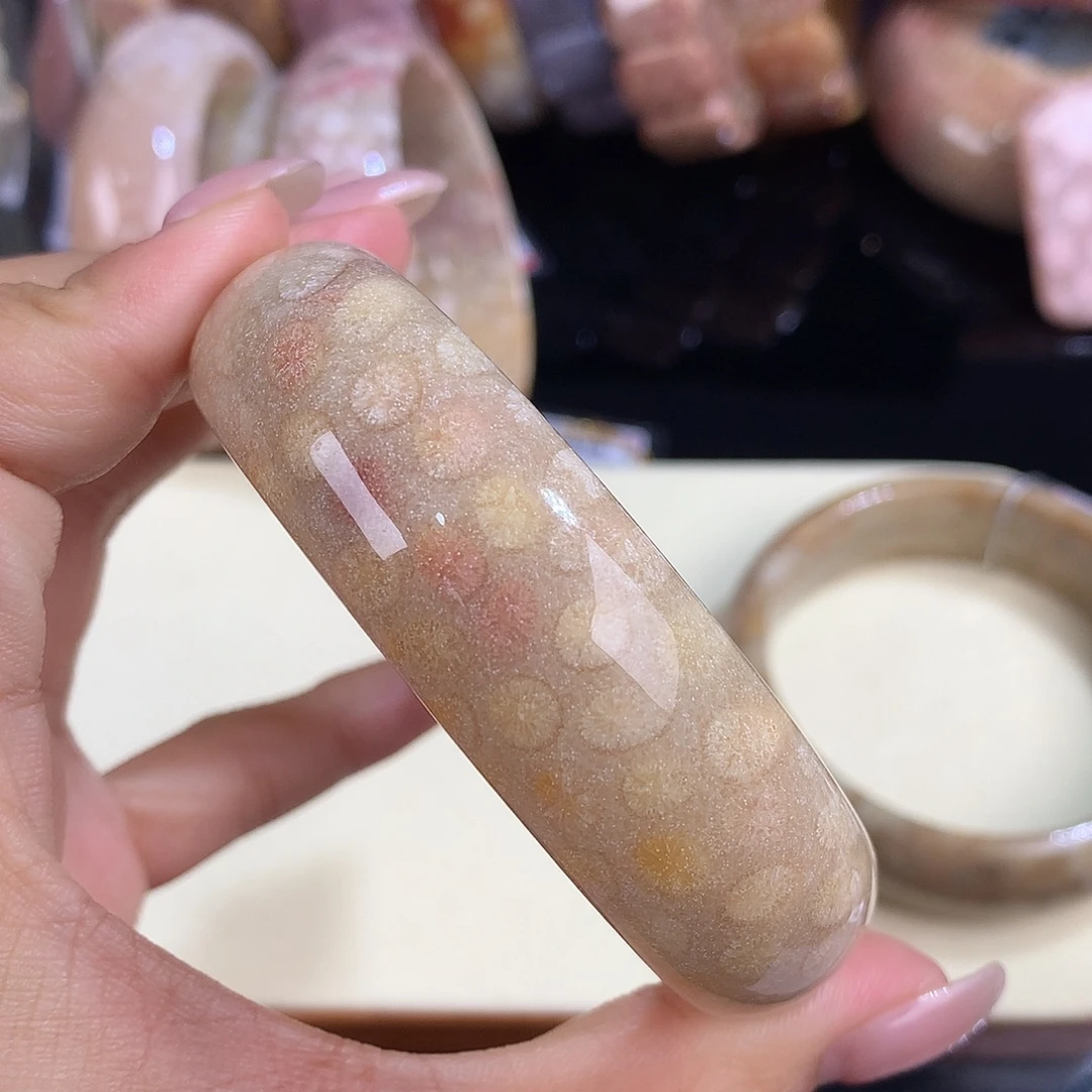 吊坠(赠链)未镶嵌硅化珊瑚（珊瑚玉）30号粉草莓58.3圈