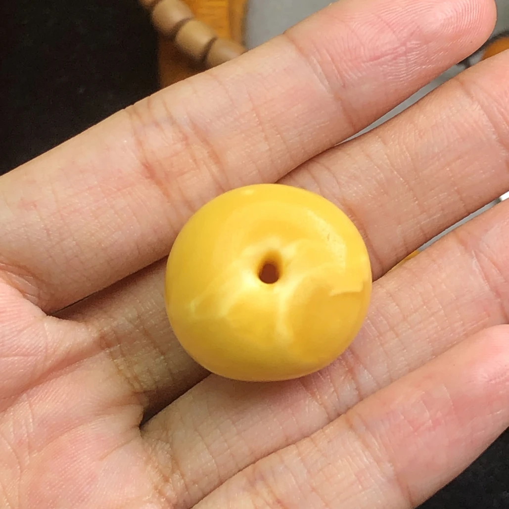 老蜜蜡鸡油黄饼子