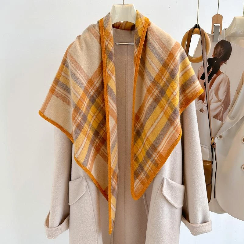 日本无印英格子纯羊毛三角披肩外搭女士冬季针织羊绒围巾送礼妈妈