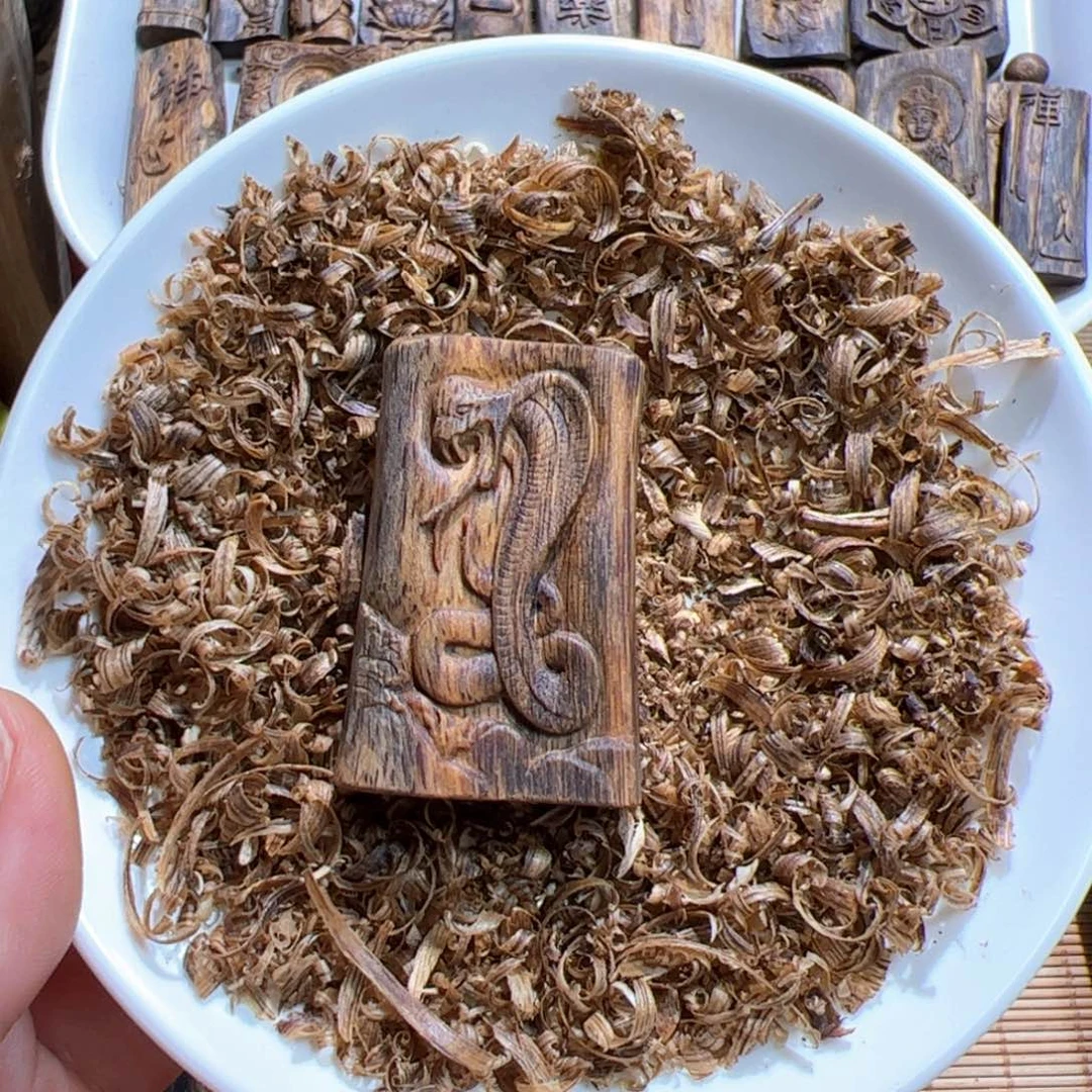 沉香沉香碎屑乌身圆叶普贤蛇8.7克