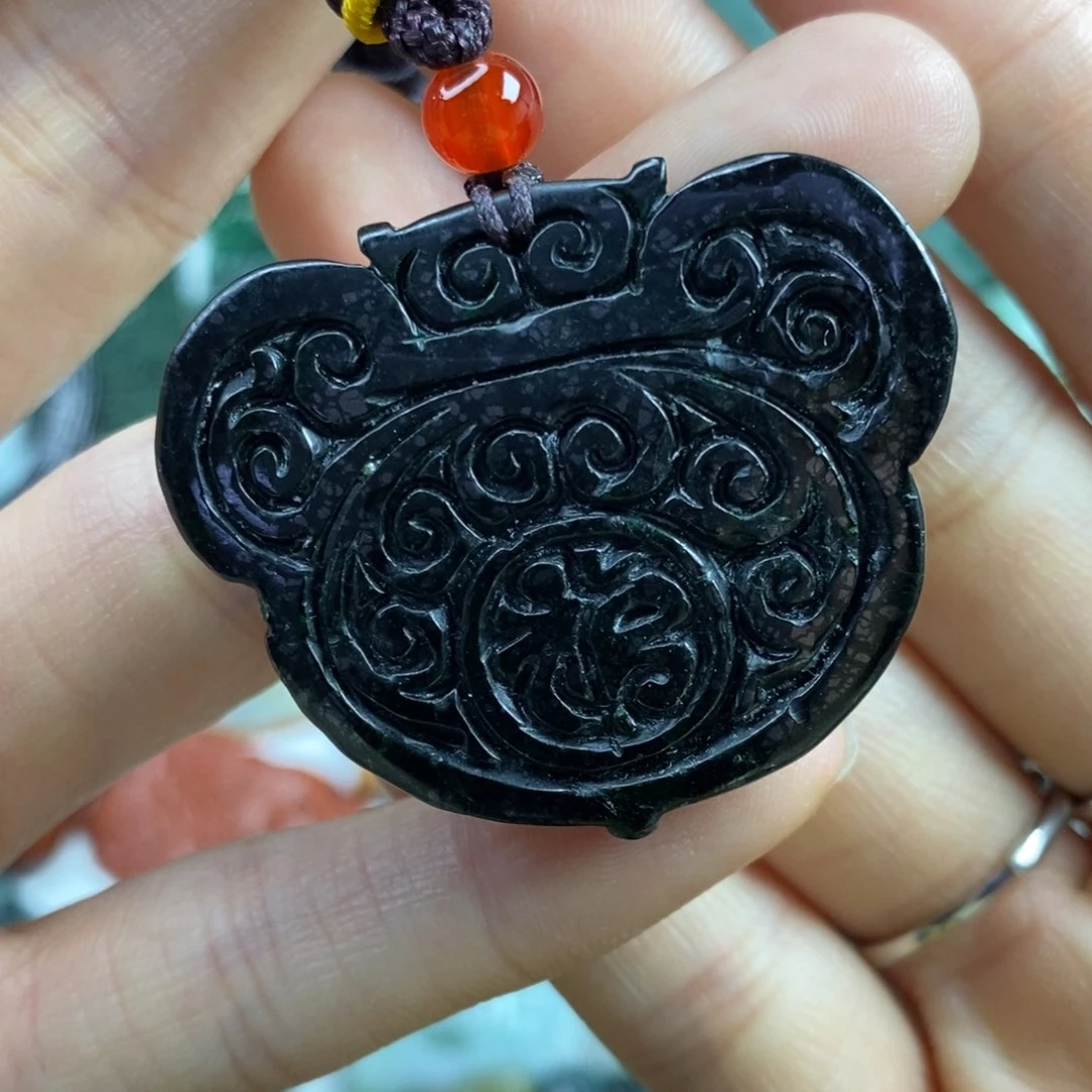 翡翠颈饰未镶嵌吊坠