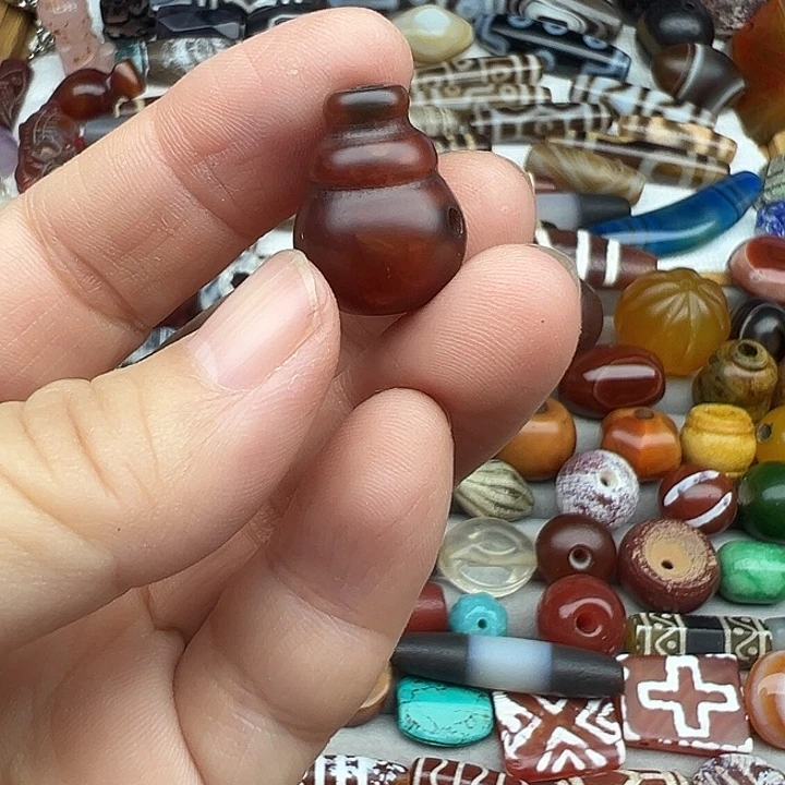 二***利玛瑙/玉髓未镶嵌颈饰