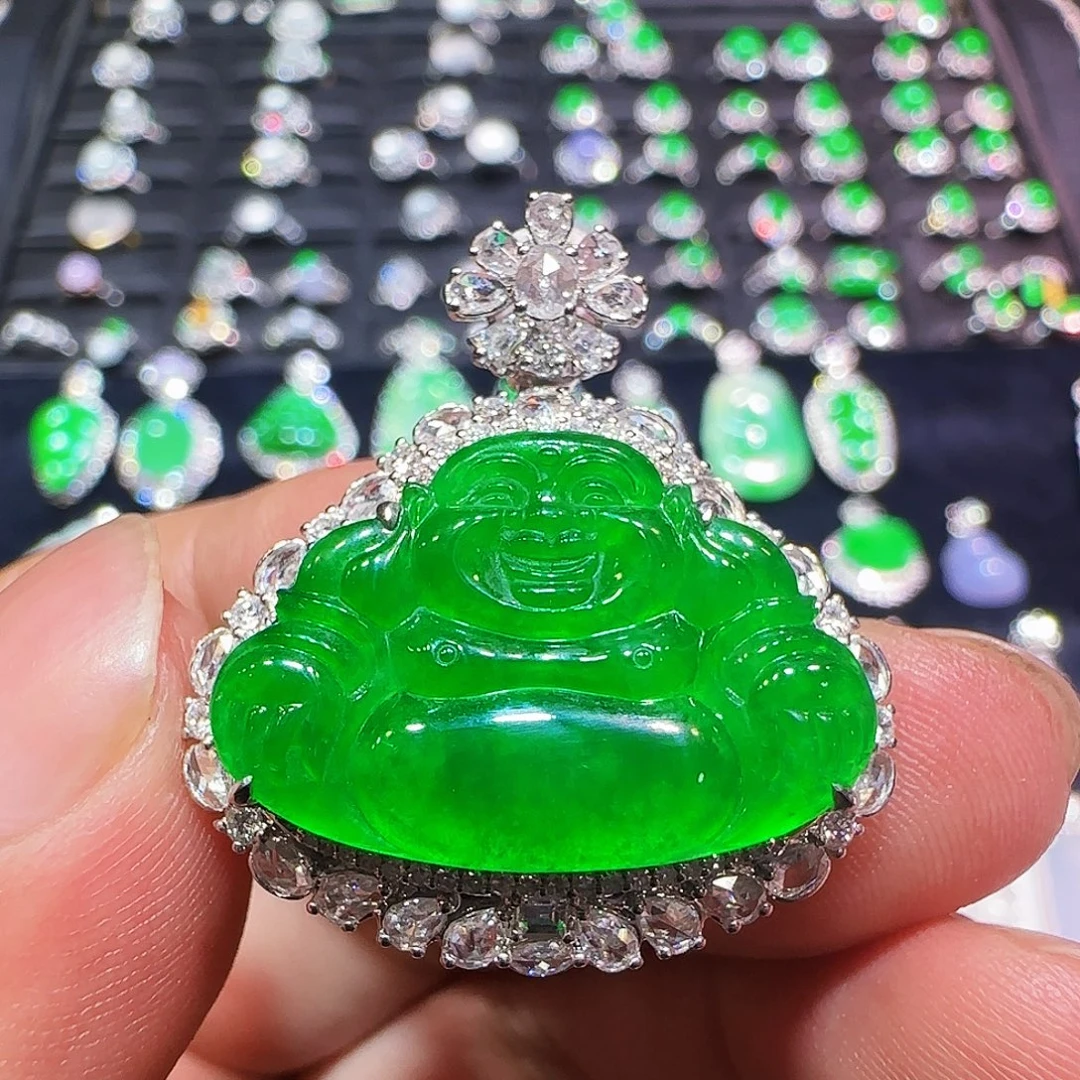 翡翠18K金镶嵌颈饰