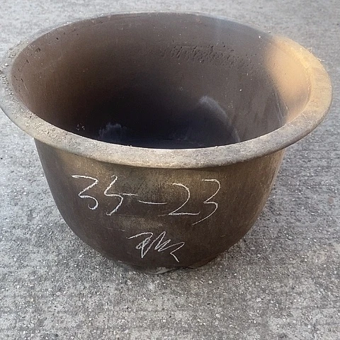 中国宜兴紫砂花盆，