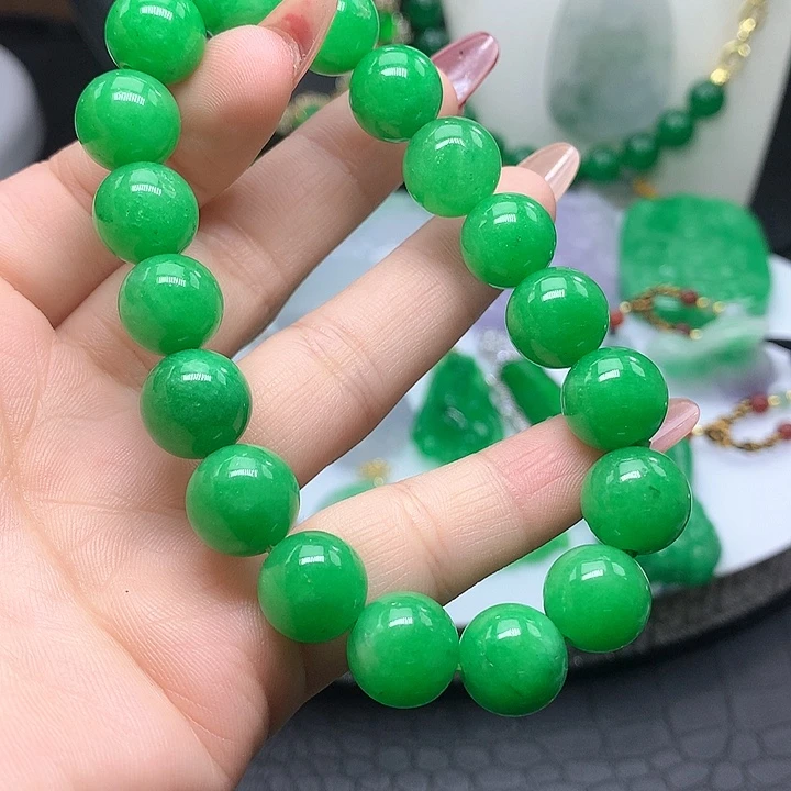 翡翠吊坠(赠链)未镶嵌