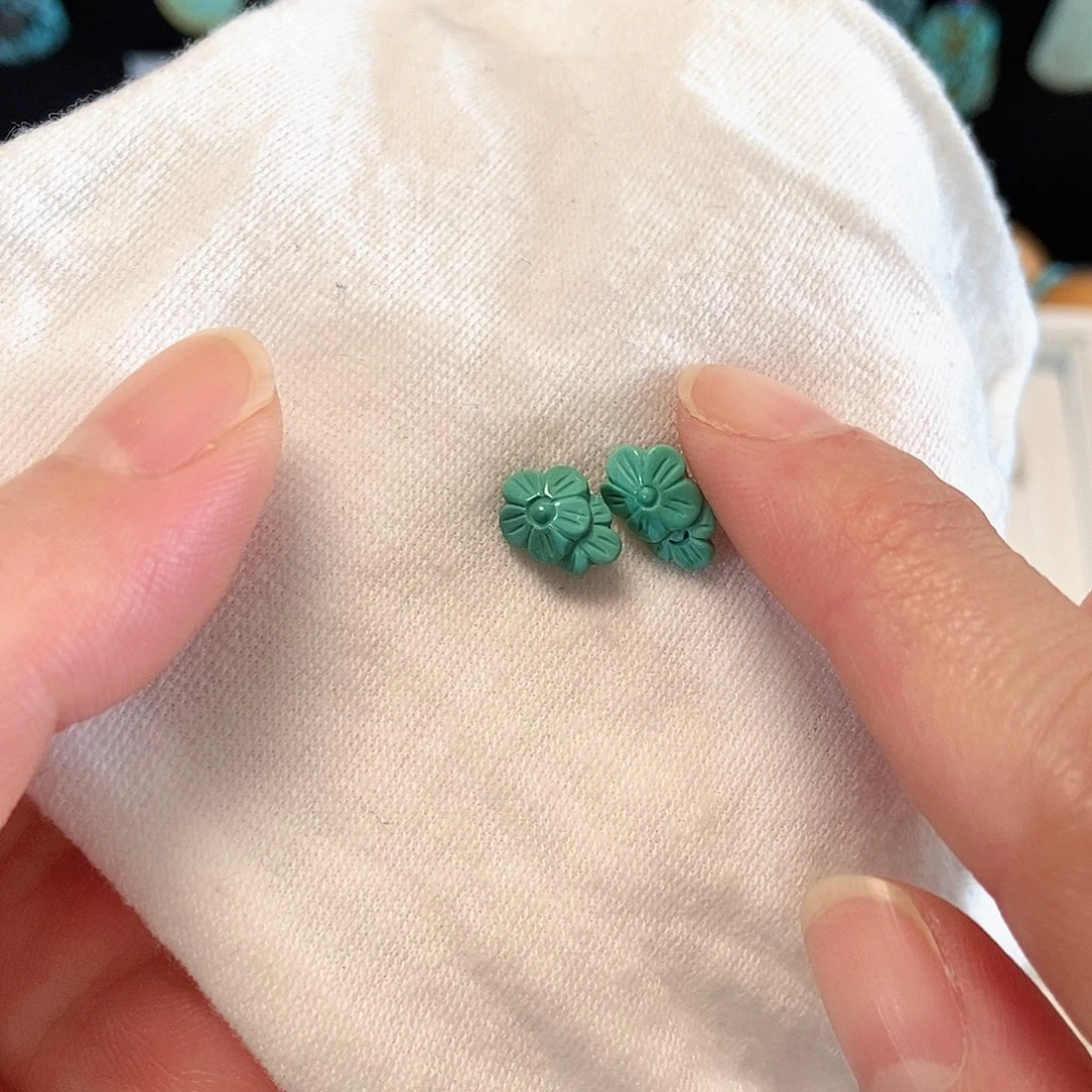 绿松石未镶嵌珠宝奇石