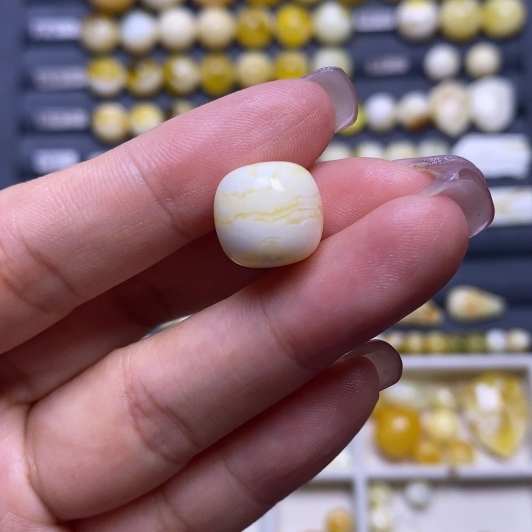 蜜蜡未镶嵌珠宝奇石瓷白妖花老型12.8*12.3