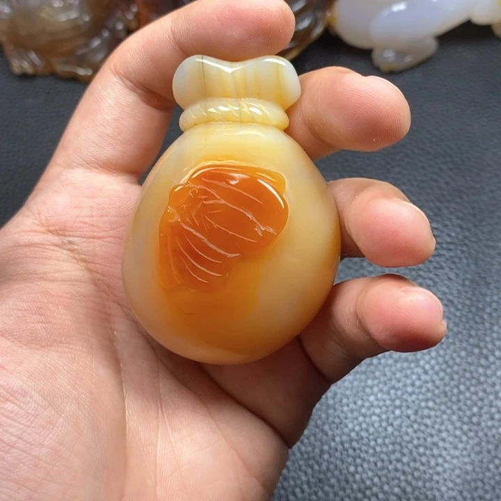 威***未镶嵌颈饰玛瑙/玉髓