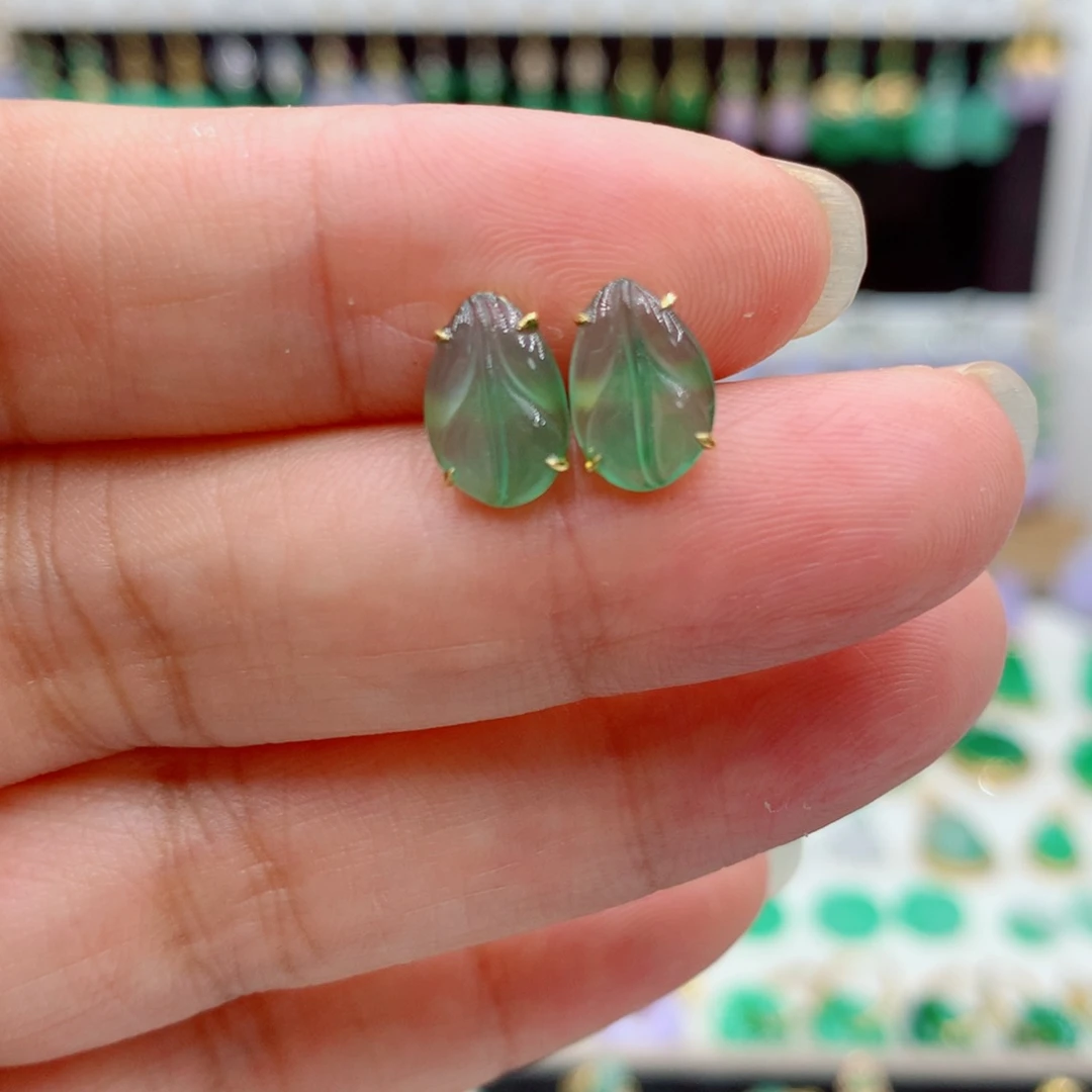 18K金镶嵌翡翠耳饰