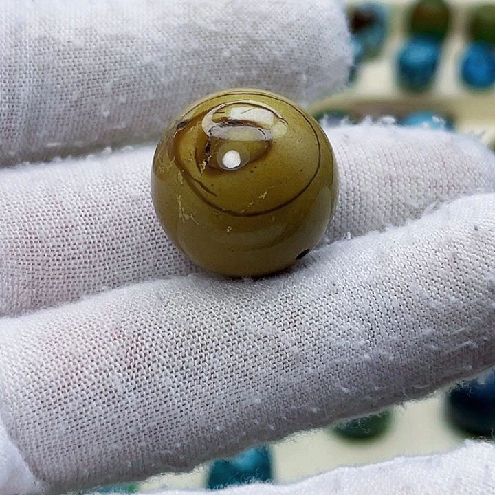 未镶嵌绿松石颈饰