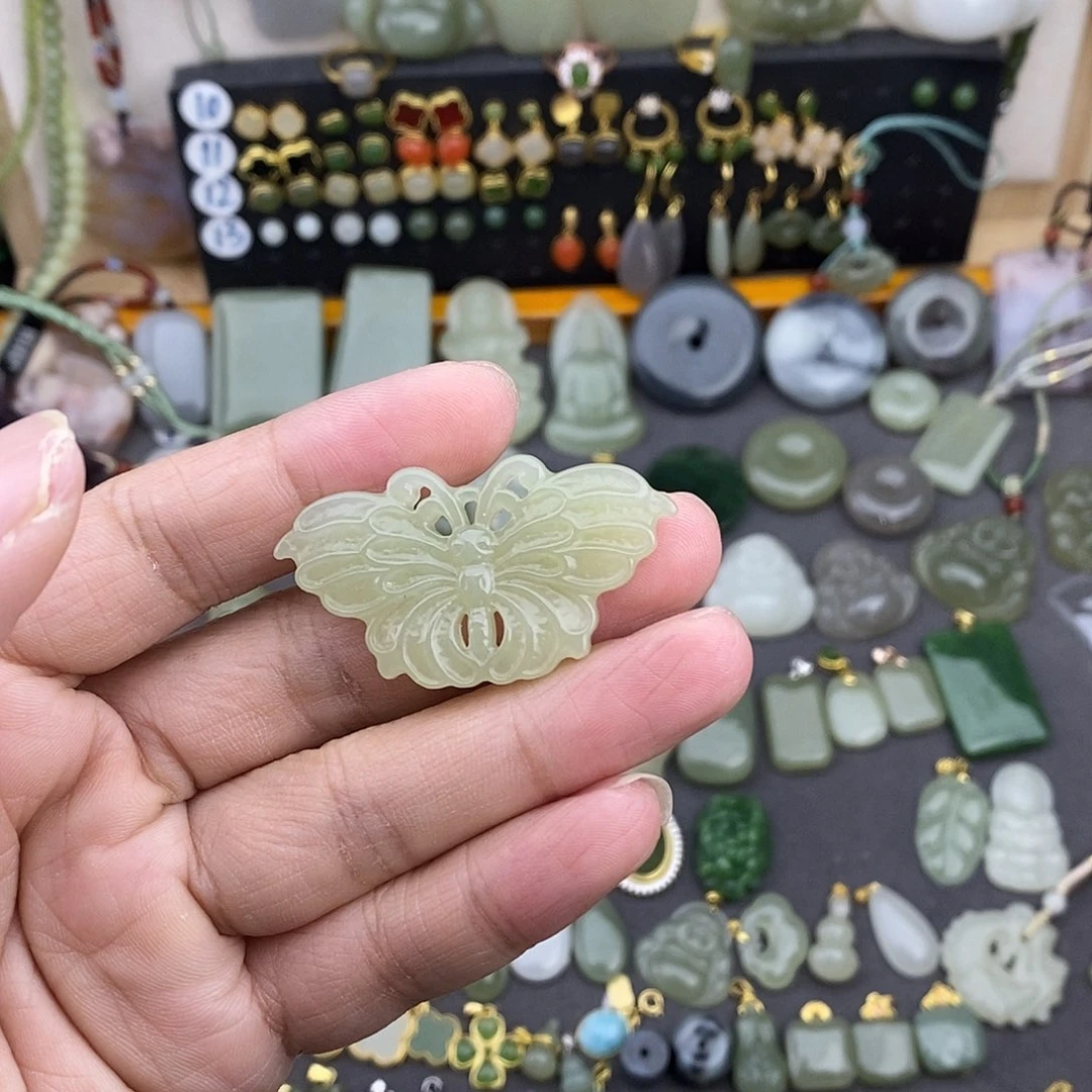和田玉未镶嵌吊坠(不含链)