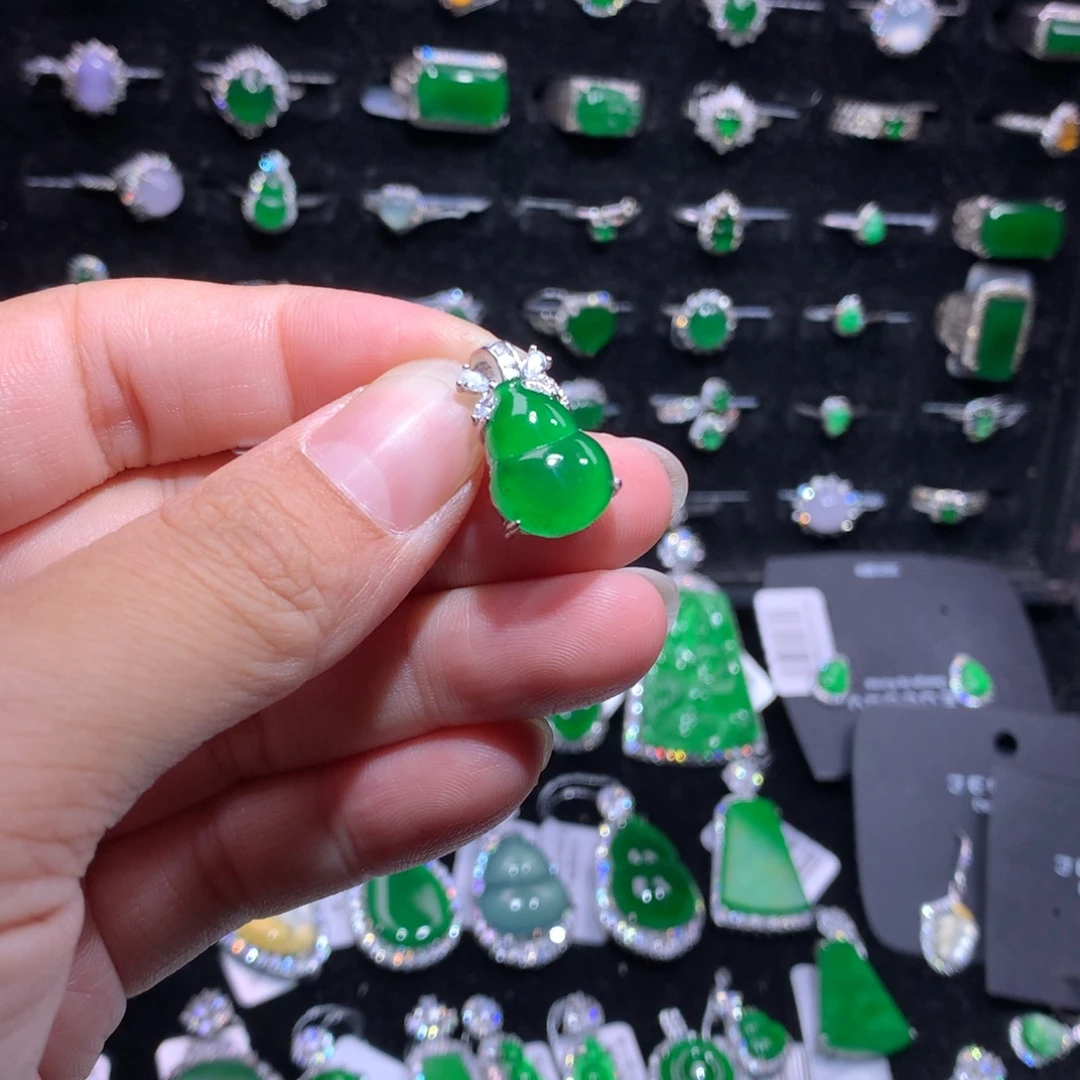 翡翠银S925镶嵌颈饰翡翠