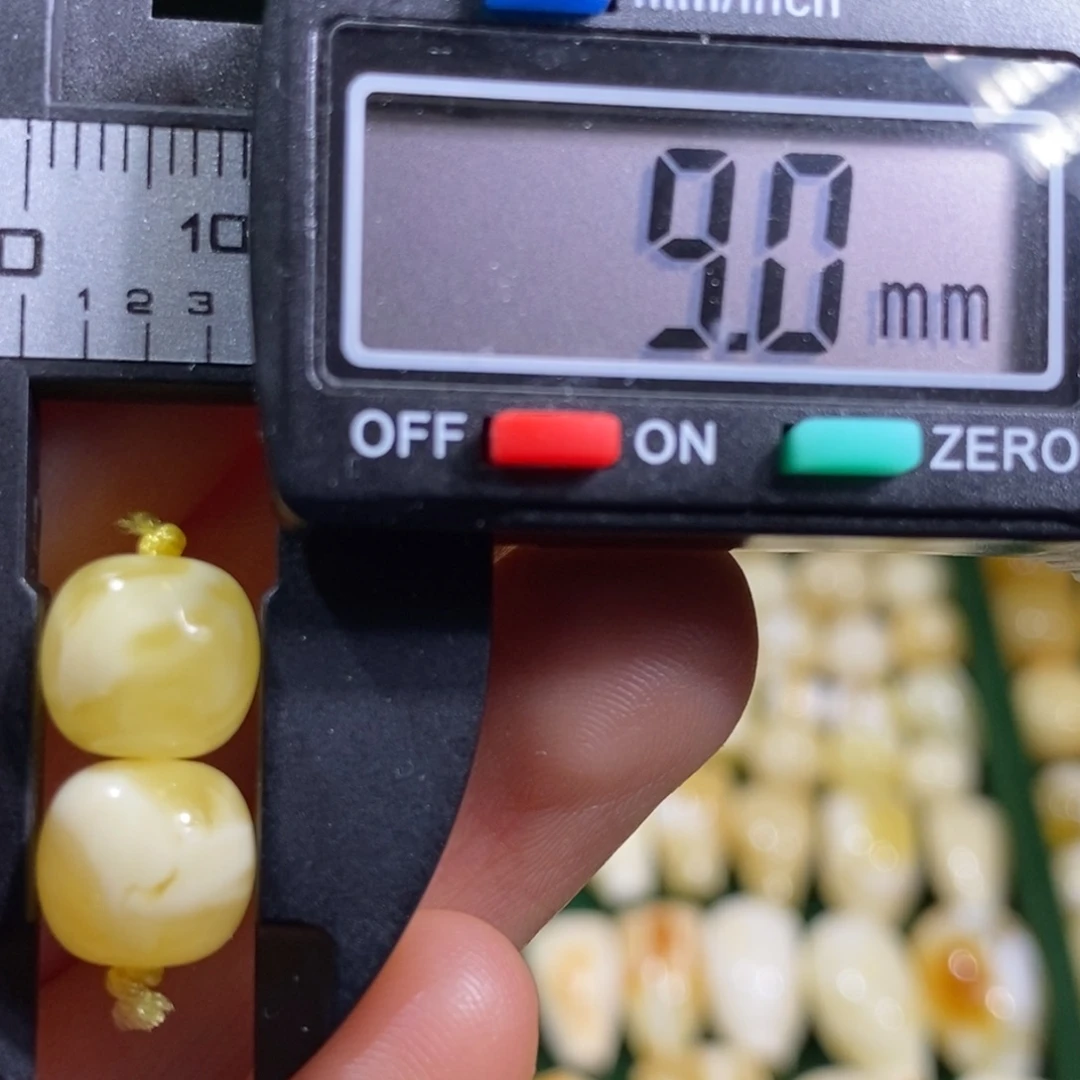 蜜蜡未镶嵌裸石配饰