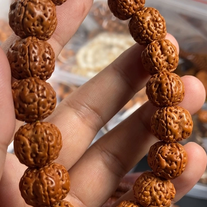 猴头核桃吊坠隔**.在下