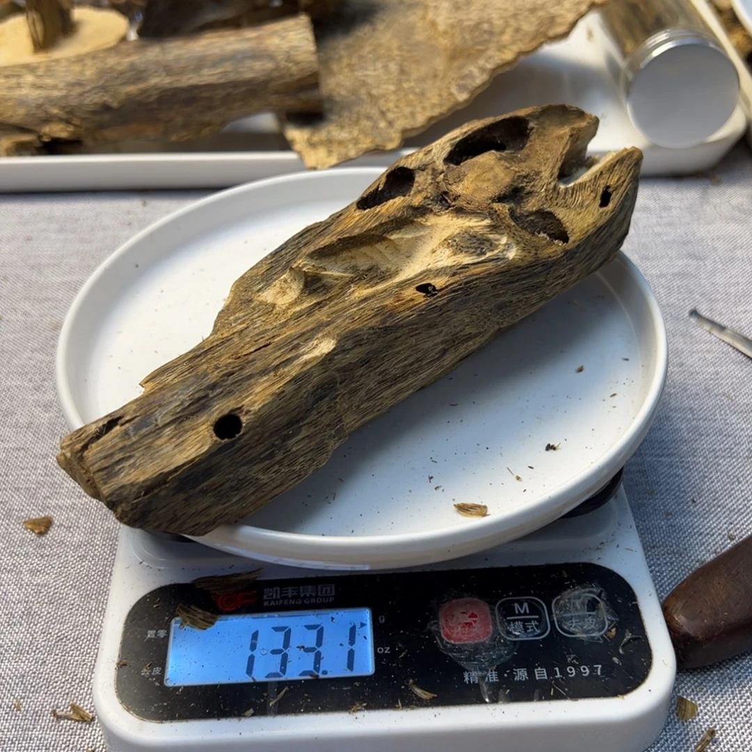 沉香碎屑沉香黑珍珠