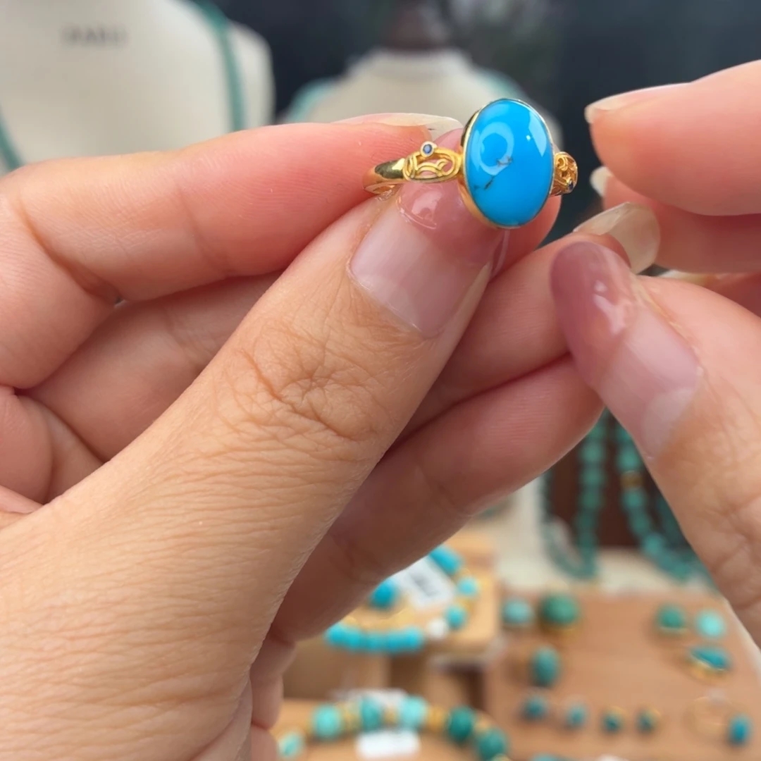 绿松石18K金镶嵌戒指