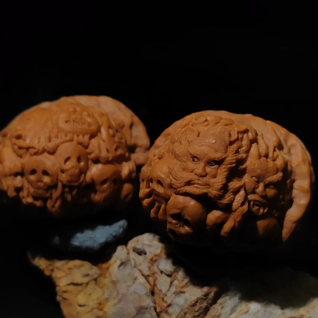 文玩核桃南瓜墩雕刻《天下太平之地府系列》一见大吉，尺寸：4.3*3.0