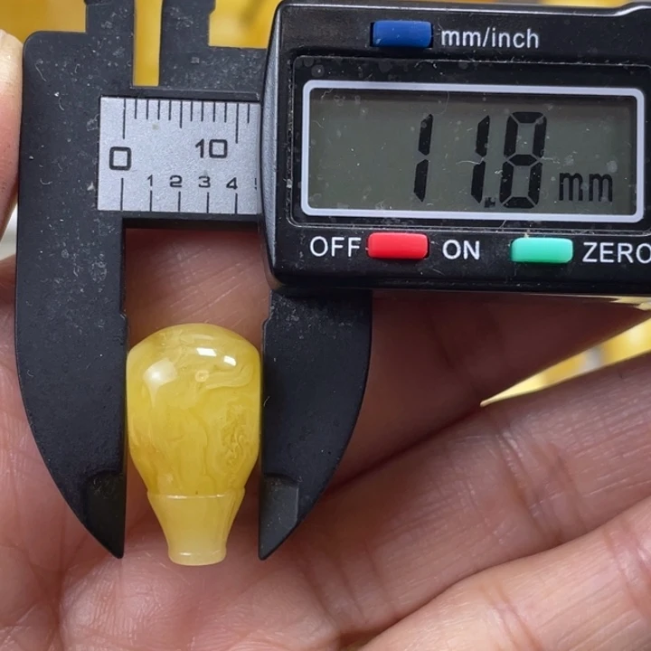 蜜蜡未镶嵌裸石25杂