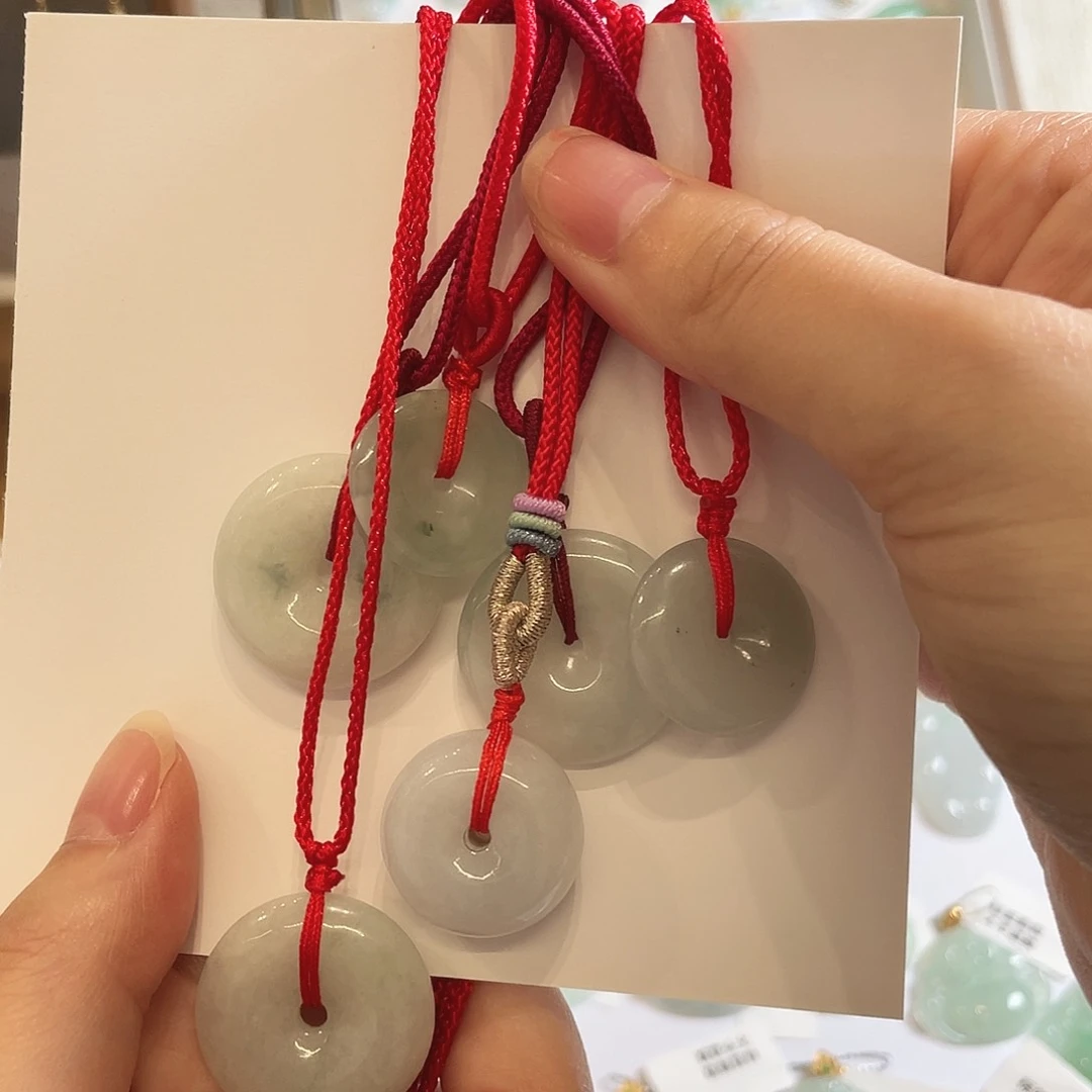 翡翠未镶嵌颈饰平安扣 Mq